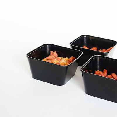 Tahu Sakura in 450 ml Black Square Thinwall